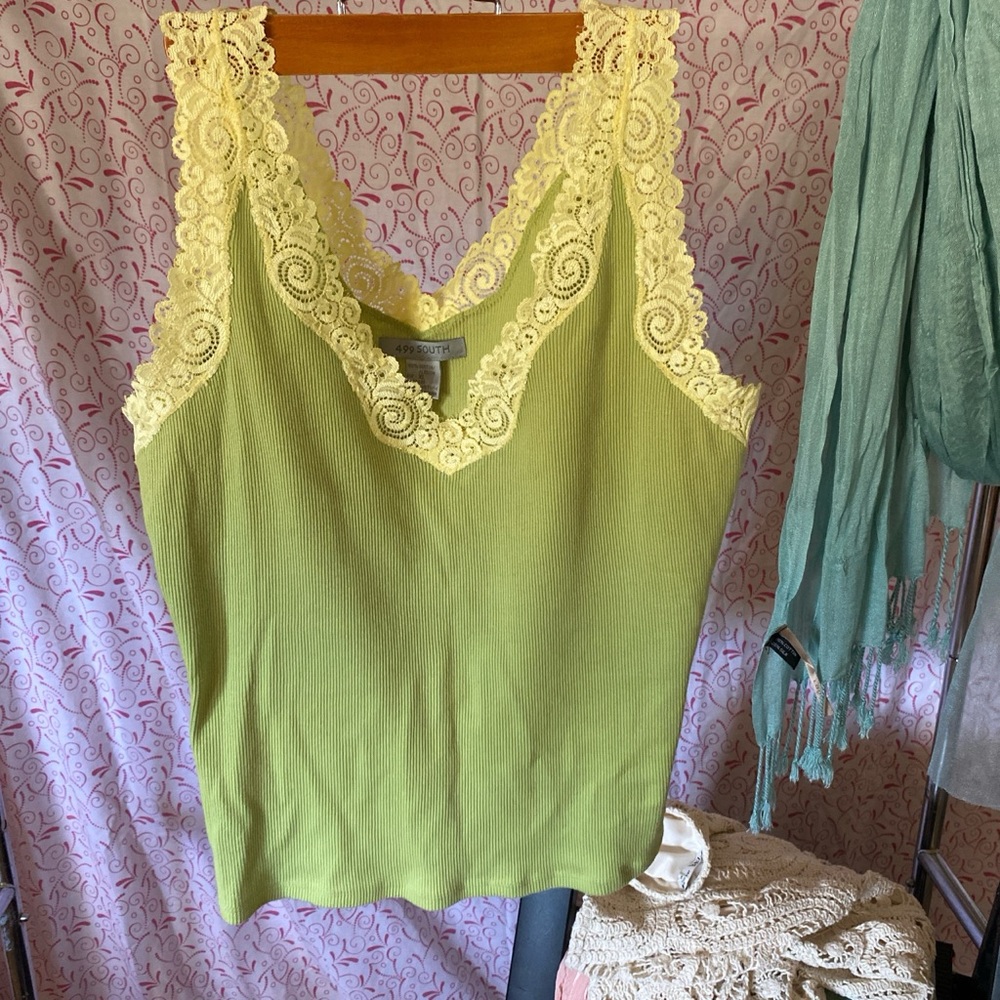Lace Trim Green Sleeveless Camisole